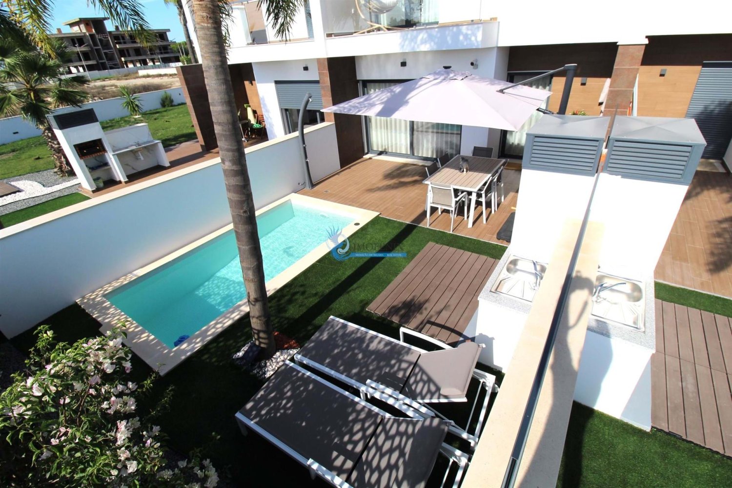 Дом с 4 спальнями в Феррейраш, Португалия № 207108