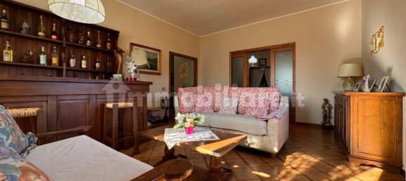4 bedrooms Villa in Fucecchio, Italy No. 62339 10