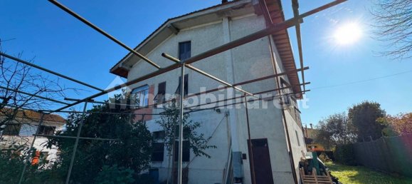 4 bedrooms Villa in Fucecchio, Italy No. 62339 34