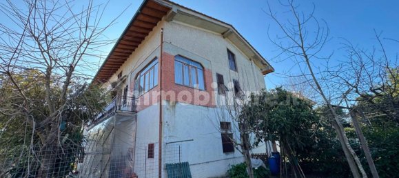 4 bedrooms Villa in Fucecchio, Italy No. 62339 31