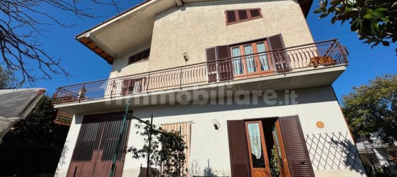 4 bedrooms Villa in Fucecchio, Italy No. 62339 8