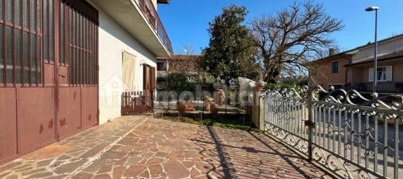 4 bedrooms Villa in Fucecchio, Italy No. 62339 7