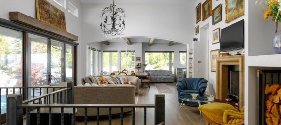 4 bedrooms House in British Columbia, Canada No. 1165 12