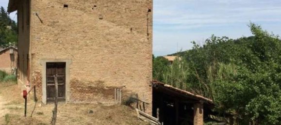 5 bedrooms House in Pavia, Italy No. 251564 2