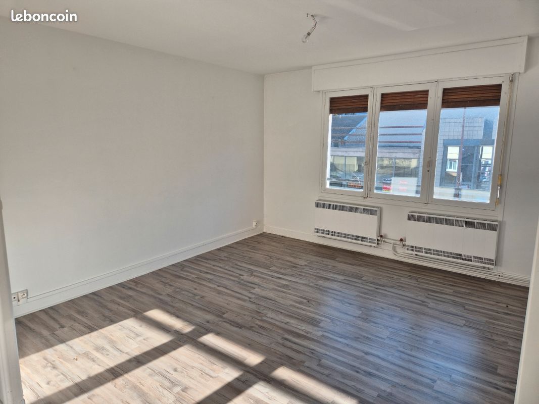 2 bedrooms Apartment in Chalons-en-Champagne, France No. 277675