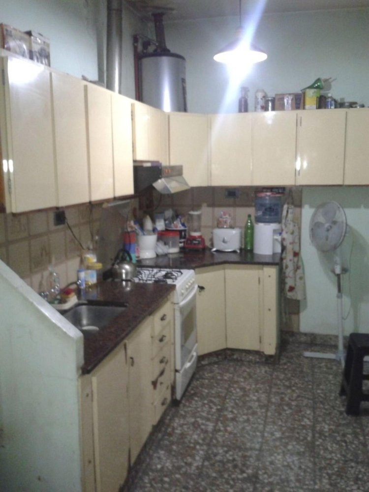 5 bedrooms House in Hurlingham, Argentina No. 63757