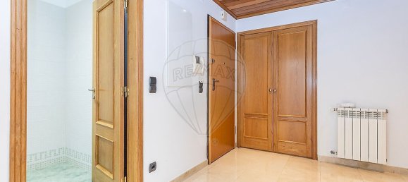 3 bedrooms Apartment in Cascais, Portugal No. 96068 3