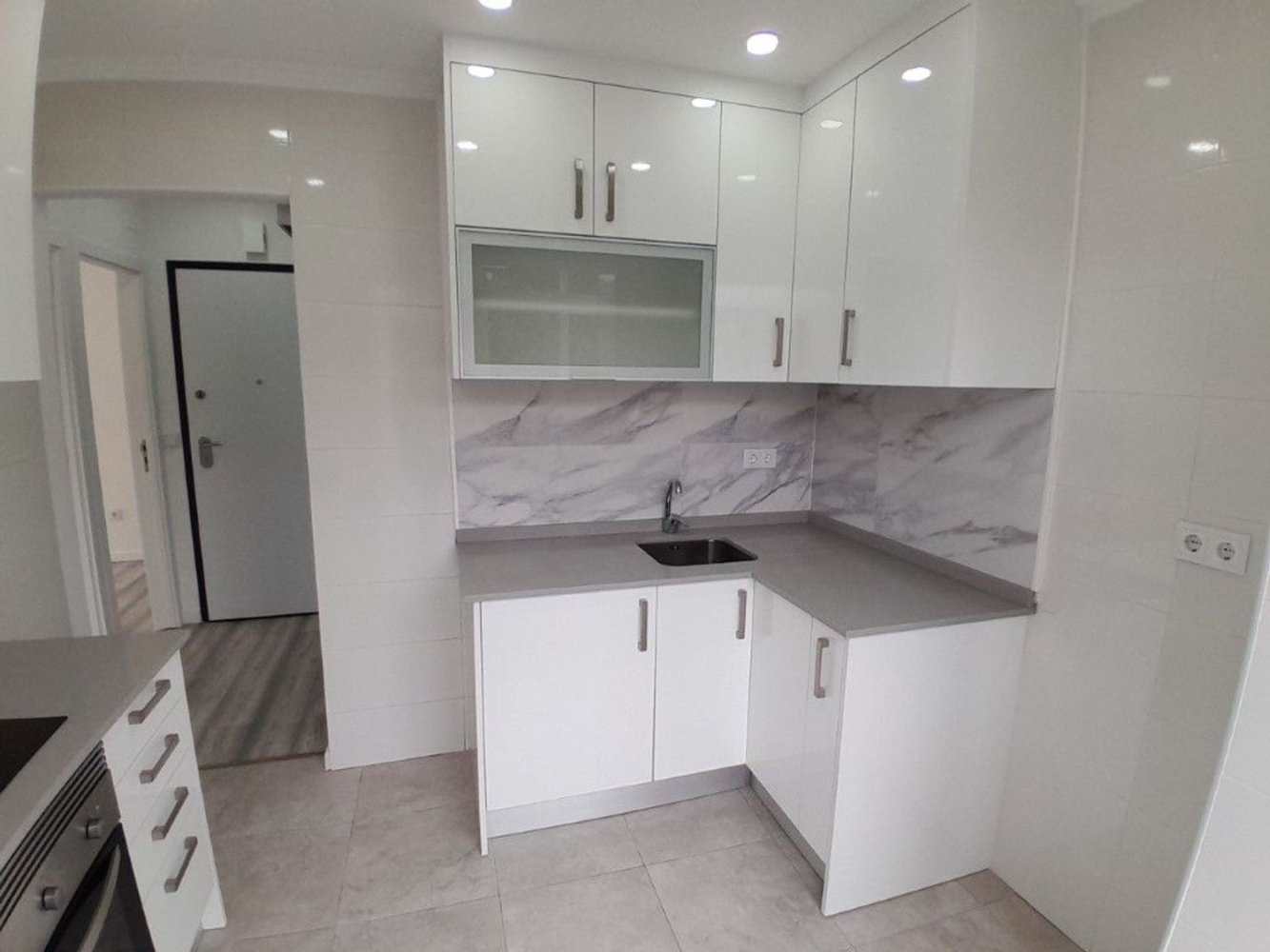 Studio in Lisbon, Portugal No. 154009