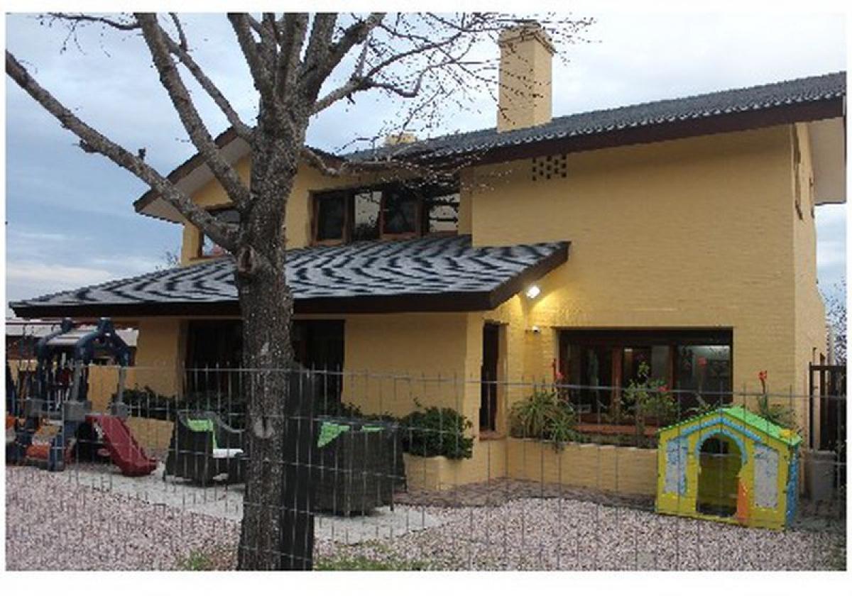 Дом с 4 спальнями в Мальдонадо, Уругвай № 1958