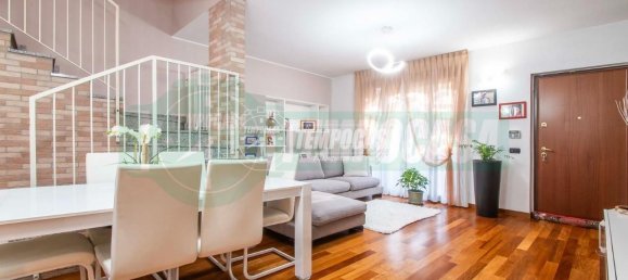 Villa de 3 habitaciónes en Origgio, Italy No. 175478 8