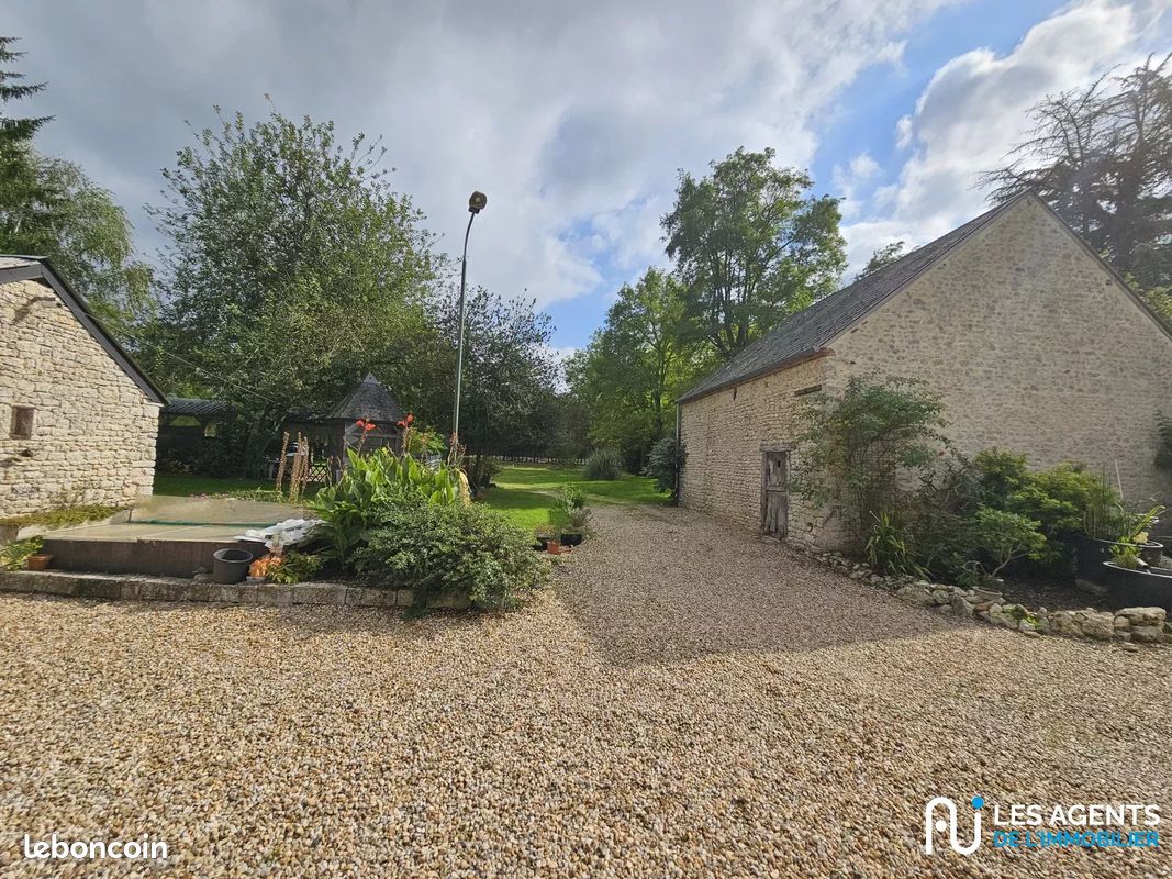 Casa de 4 dormitorios en Gemigny, France No. 235455