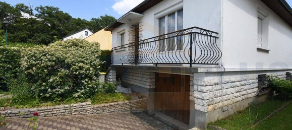 2 bedrooms House in Fontenay-le-Fleury, France No. 175259 3