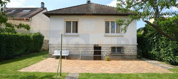 2 bedrooms House in Fontenay-le-Fleury, France No. 175259 5