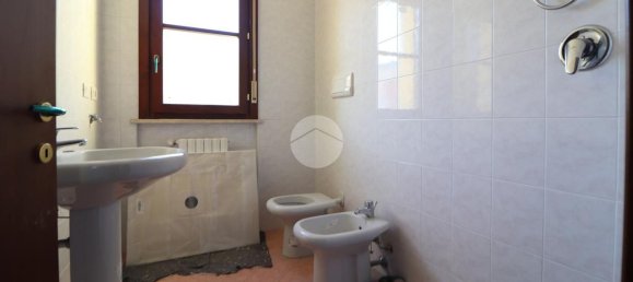 2 rooms Apartment in Mantua, Italy No. 248067 9