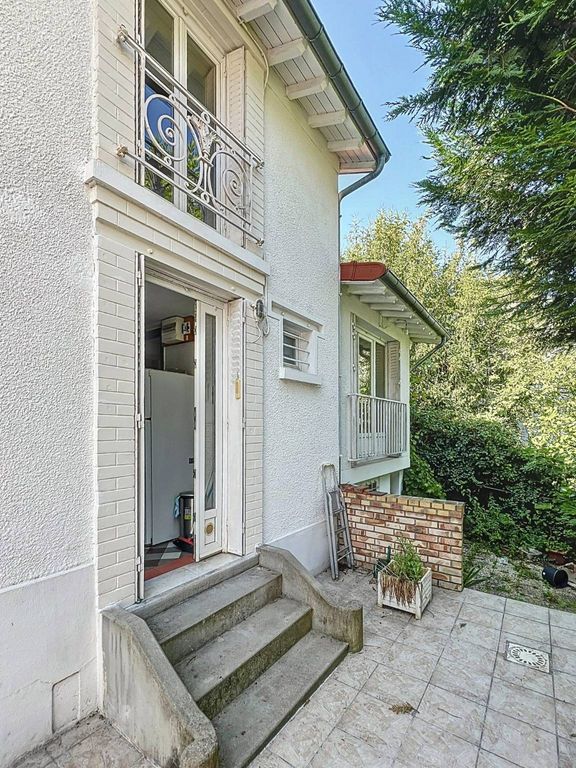 4 bedrooms House in Garches, France No. 351363