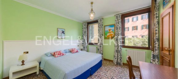 9 rooms Duplex in Venice, Italy No. 63000 18