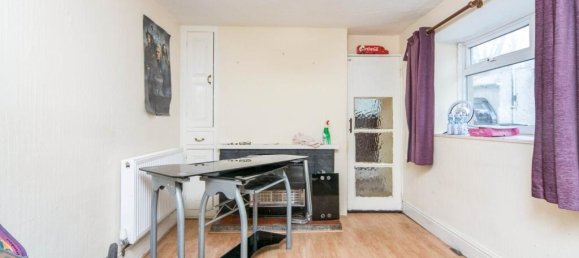 3 bedrooms House in Holyhead, United Kingdom No. 2272 23