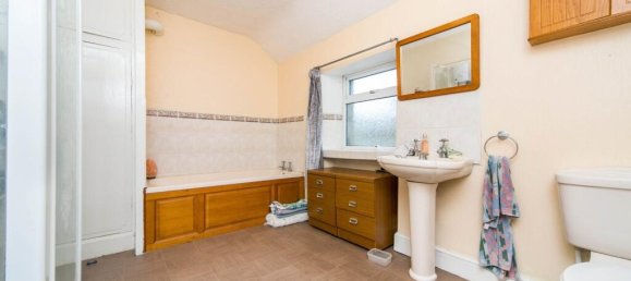 3 bedrooms House in Holyhead, United Kingdom No. 2272 13