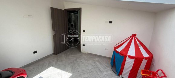 3 bedrooms Apartment in Giugliano in Campania, Italy No. 16620 9