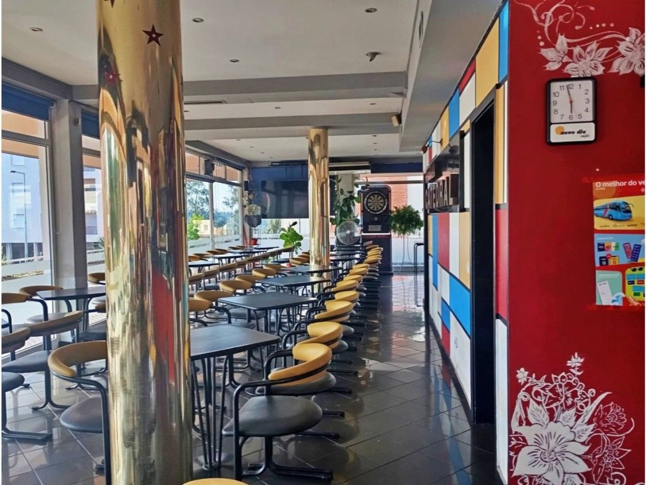 133m² Commercial property in Aguas Santas, Portugal No. 211022