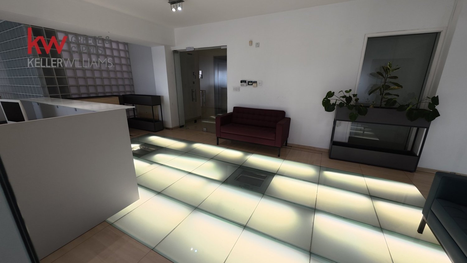 470m² Office in Strovolos, Cyprus No. 25870