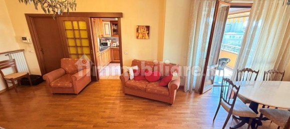 Квартира с 3 спальнями в Саронно, Италия № 350139 9