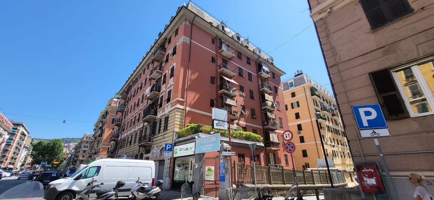 2-salle Appartement à Genoa, Italy No. 278822