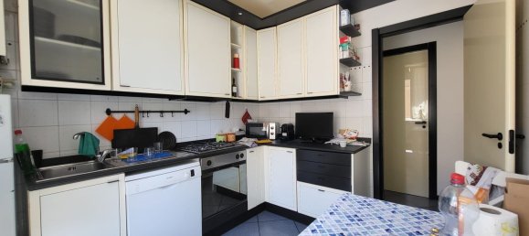 2-salle Appartement à Genoa, Italy No. 278822 20