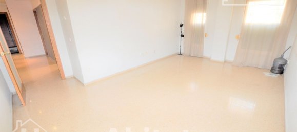 3 bedrooms Apartment in Xirivella, Spain No. 141996 4