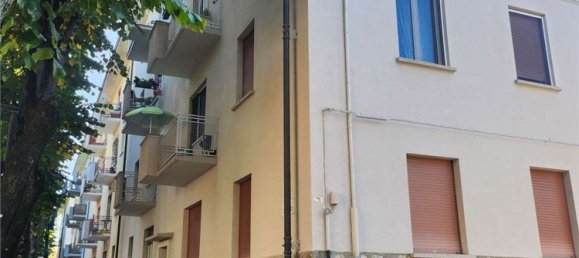 Квартира с 4 комнатами в Фоссано, Италия № 56162 3