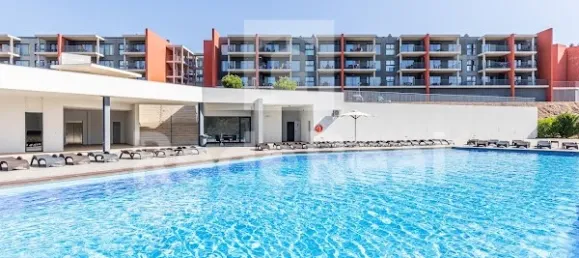 Apartamento de 3 dormitorios en Mexilhoeira Grande, Portugal No. 153673 2