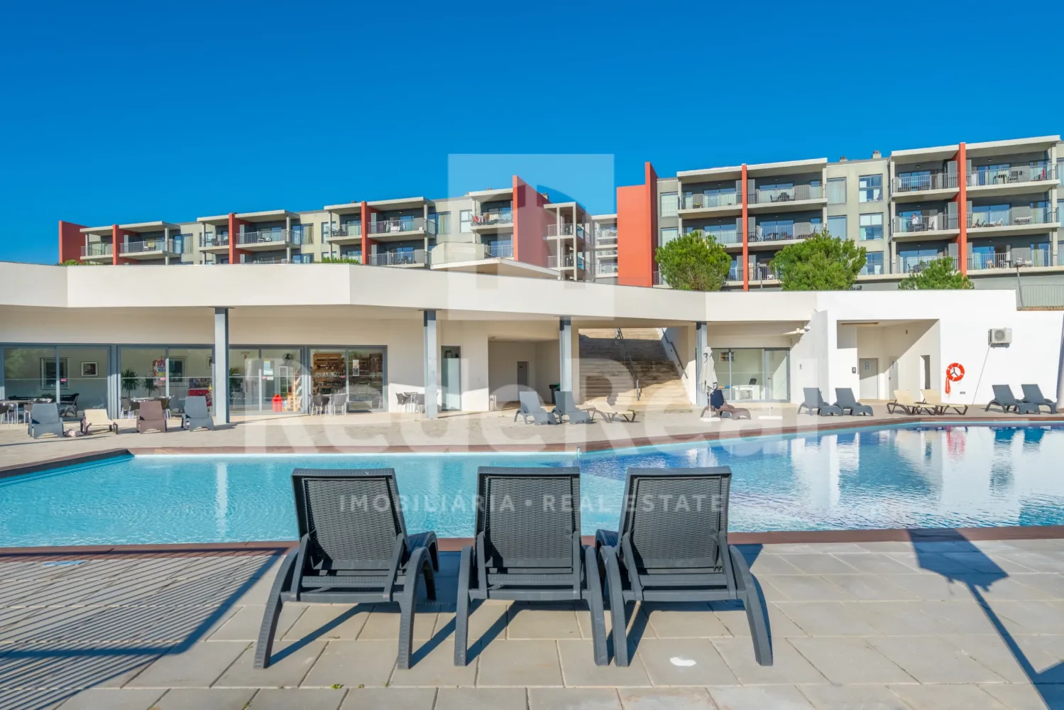 3 bedrooms Apartment in Mexilhoeira Grande, Portugal No. 153673