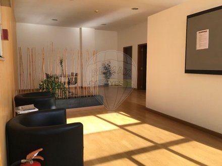 57m² Commercial property in Casal de Cambra, Portugal No. 93151