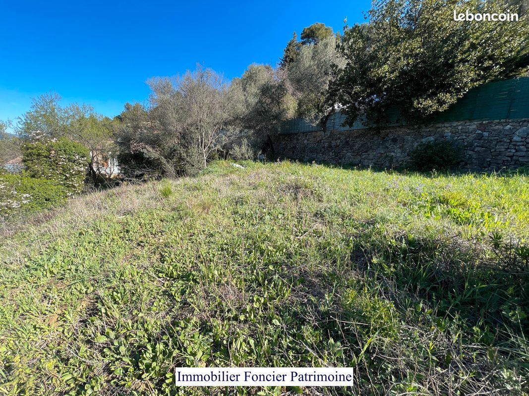Terreno en Hyeres, France No. 339832