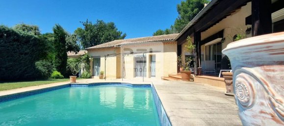 4 Schlafzimmer Villa in Uzes, France, Nr. 291098 2