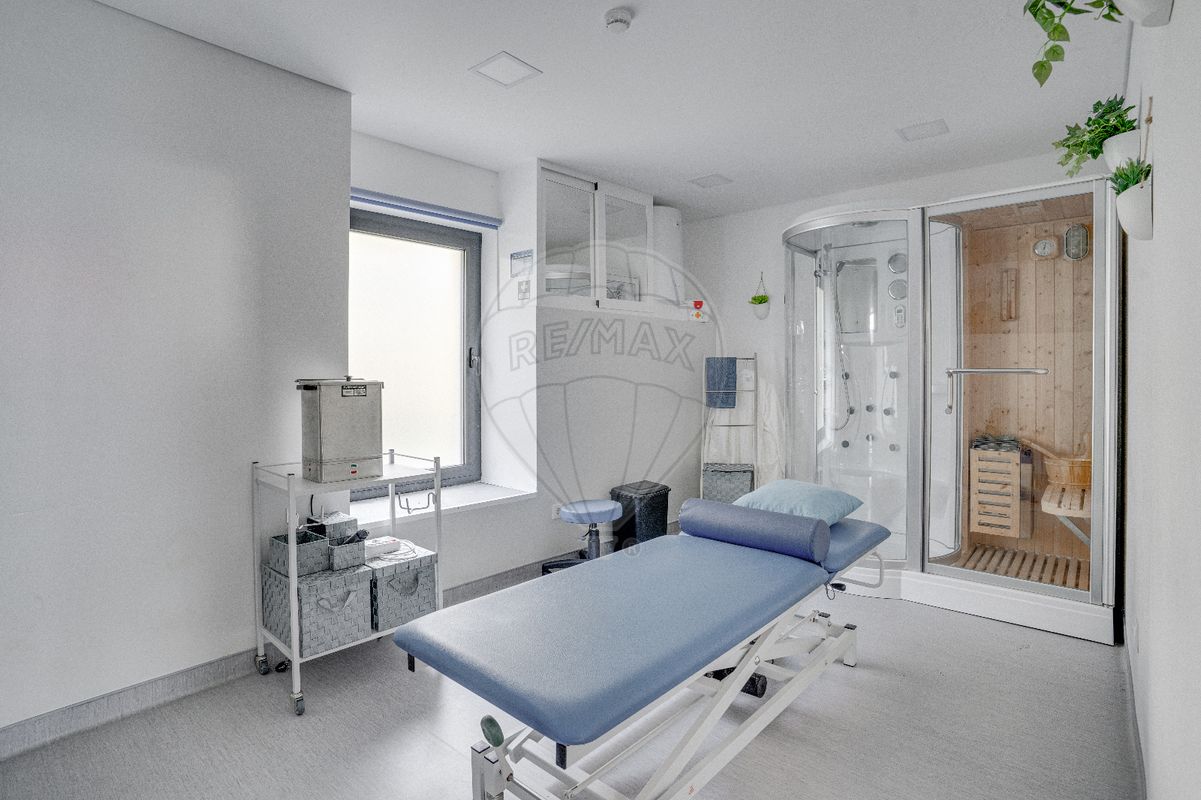 73m² Commercial property in Penedono, Portugal No. 83190