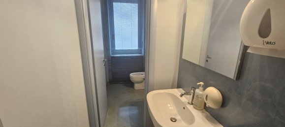 Квартира с 6 комнатами в Турин, Италия № 329500 17