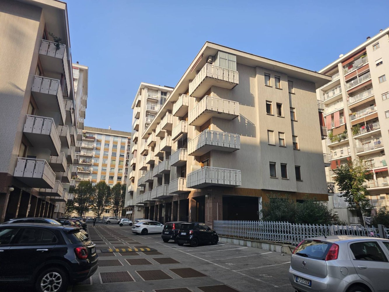 Квартира с 6 комнатами в Турин, Италия № 329500