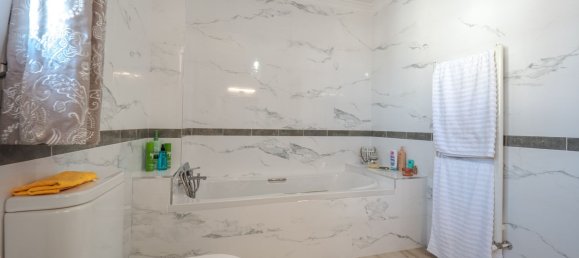 5 bedrooms Villa in Alhaurin el Grande, Spain No. 139197 33