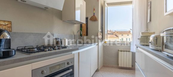 2 Schlafzimmer Wohnung in Lucca, Italy, Nr. 302359 3