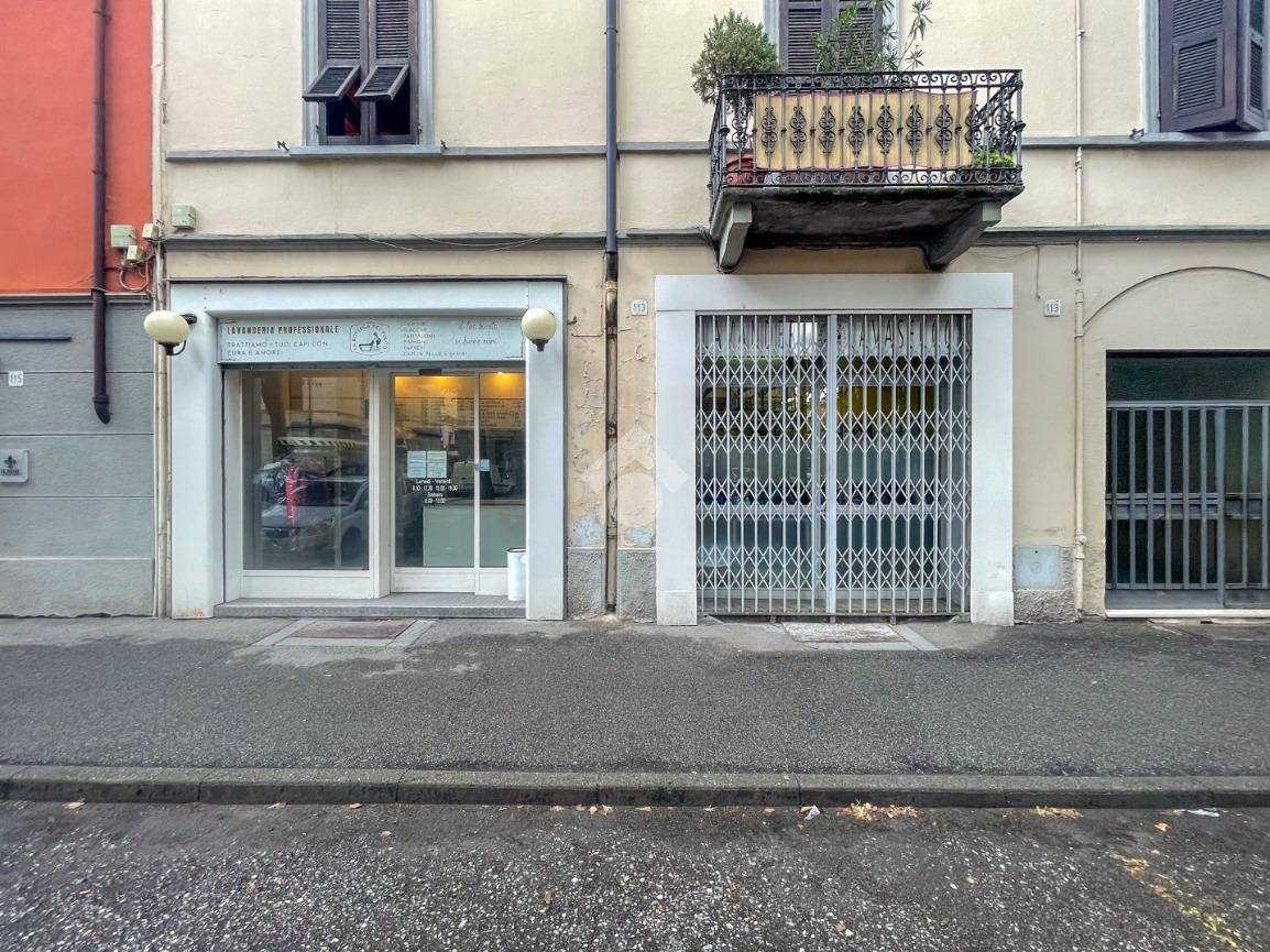  عقار تجاري في Cremona, Italy 140متر مربع رقم 302172