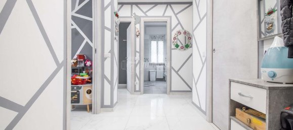 3 rooms Apartment in Cusano Milanino, Italy No. 92801 12