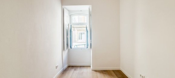 2 bedrooms Apartment in Lisbon, Portugal No. 92615 6