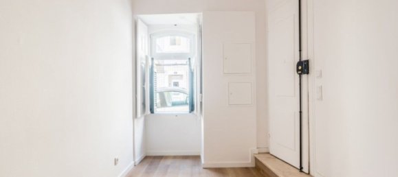 2 bedrooms Apartment in Lisbon, Portugal No. 92615 3