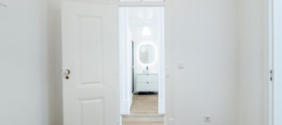 2 bedrooms Apartment in Lisbon, Portugal No. 92615 16