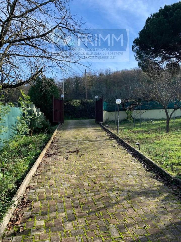 Земельный участок с 1 комнатой в Сант Анджело Романо, Италия № 17534