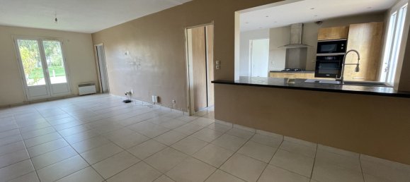 2 bedrooms House in Vatan, France No. 235696 8