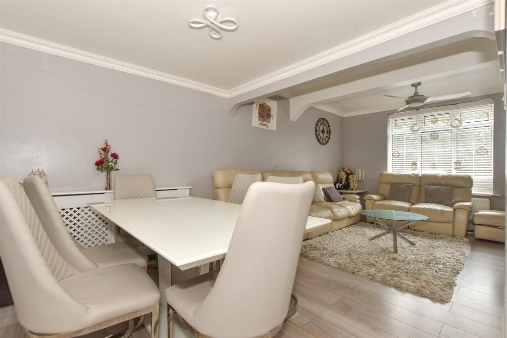 4 Schlafzimmer Haus in Chingford, United Kingdom, Nr. 3939
