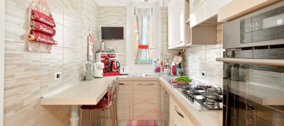 3 bedrooms Apartment in Milan, Italy No. 357906 8