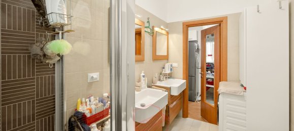 3 bedrooms Apartment in Milan, Italy No. 357906 11